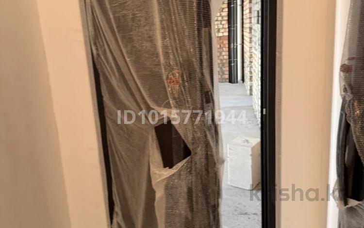 1-бөлмелі пәтер · 38 м² · 4/9 қабат, Байтурсынова 38/1, бағасы: ~ 16.1 млн ₸ в Астане, Сарайшык р-н — фото 2