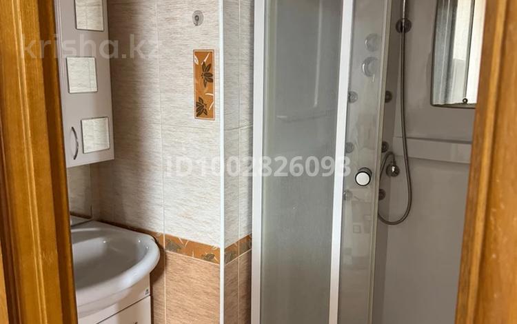 2-бөлмелі пәтер · 69 м² · 7/14 қабат, мкр Таугуль 19, бағасы: 300 000 ₸ в Алматы, Ауэзовский р-н — фото 2
