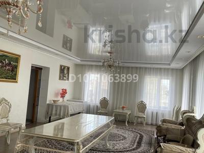 Отдельный дом · 6 комнат · 400 м² · 10 сот., мкр Кунгей , Карибжанова 90 за 77 млн ₸ в Караганде, Казыбек би р-н