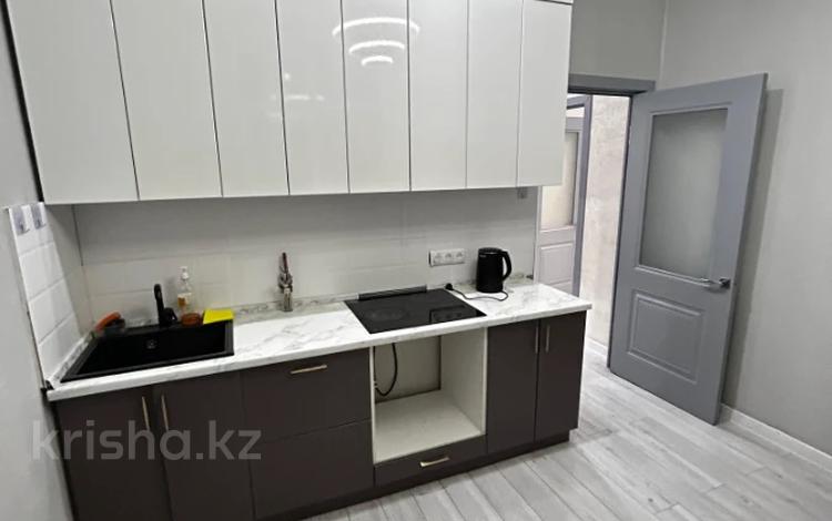 2-бөлмелі пәтер · 50.7 м² · 4/10 қабат, мкр Юго-Восток, микрорайон Байкена Ашимова 21/5, бағасы: 30.5 млн ₸ в Караганде, Казыбек би р-н — фото 3