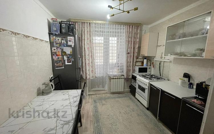 2-комнатная квартира · 55 м² · 5/5 этаж, мкр 8, Гришина за 13.5 млн ₸ в Актобе — фото 2
