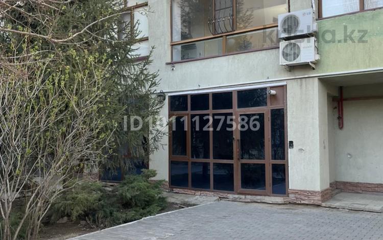 6-бөлмелі пәтер · 340 м², мкр. Алтын орда 253/2 — Санкибай Батыра 253/2, бағасы: 85 млн 〒 в Актобе — фото 2
