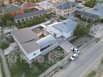 Отдельный дом · 7 комнат · 200 м² · 10 сот., Мамыр 7 — Стадион. Цон за 65 млн ₸ в 