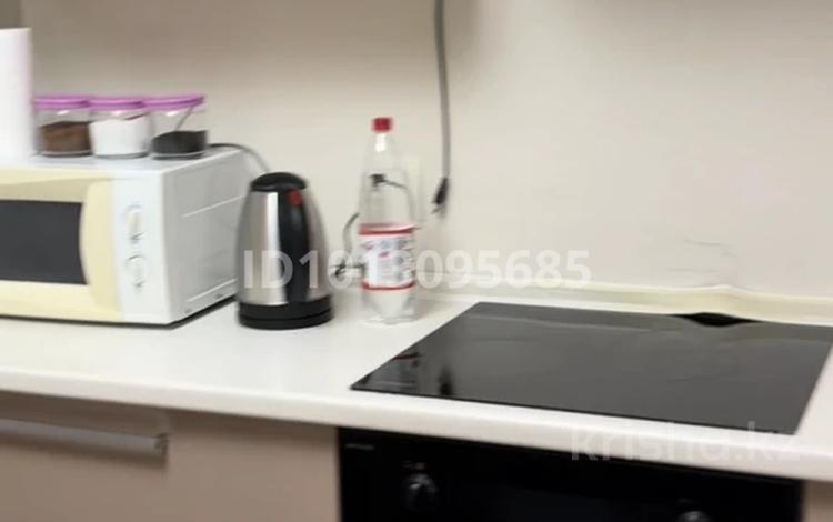 1 бөлме · 38 м² · 2/10 қабат, Тлендиева 52/2, бағасы: 80 000 ₸ в Астане, Сарыарка р-н — фото 18