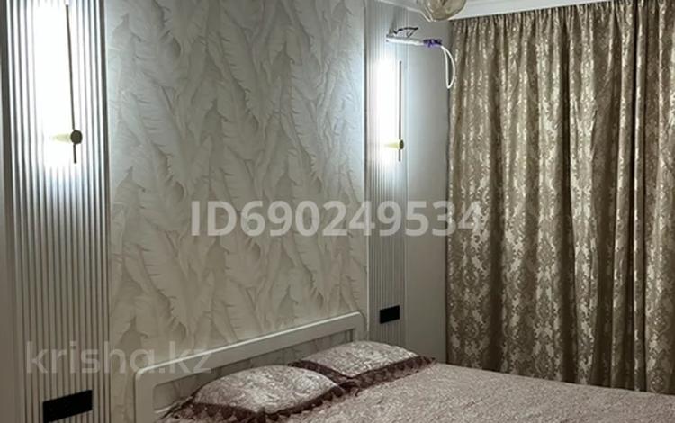 1-комнатная квартира · 45 м² · 2/10 этаж, Сарайшык — Возле ТРК кристалл за 15 000 ₸ в Уральске, мкр Школьник — фото 2