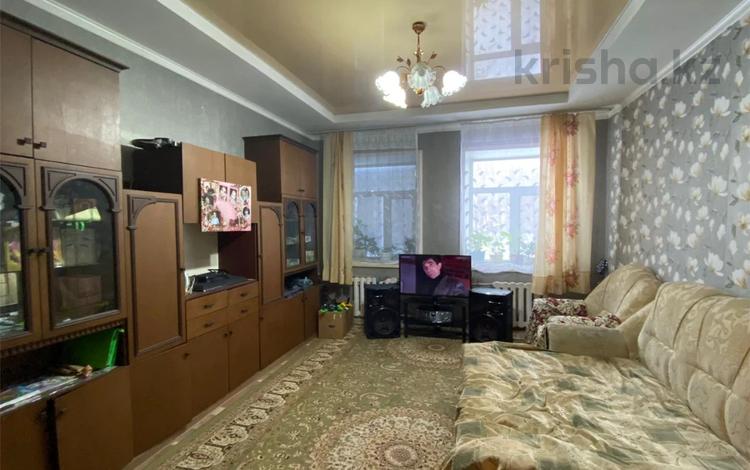2-комнатная квартира, 56 м², 2/2 этаж, Байгазиева за 6.8 млн 〒 в Темиртау — фото 2