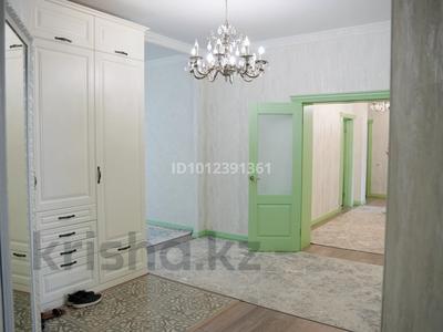 5-комнатная квартира · 230 м² · 6/6 этаж, ул. Маресьева 2Б за 52 млн ₸ в Актобе, мкр Авиатор