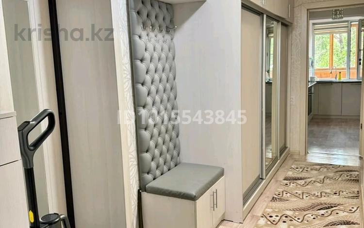 3-комнатная квартира · 60 м² · 2/9 этаж, мкр Юго-Восток, мкр Юго-Восток, 29й микрорайон 10/2 — ул. за 28 млн ₸ в Караганде, Казыбек би р-н — фото 2