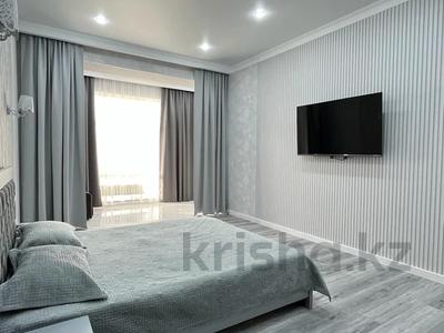 1-бөлмелі пәтер, 60 м², 2/10 қабат тәулігіне, Микрорайон 18а 3, бағасы: 12 000 〒 в Актау, 18-й мкр 