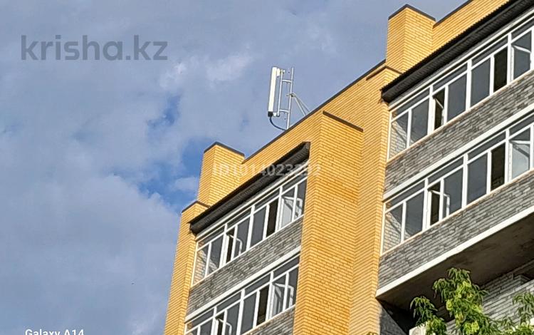 2-бөлмелі пәтер · 72 м² · 9/9 қабат, Астана ш/а., Оракбаева 1, бағасы: 26.5 млн ₸ в Уральске, мкр Астана — фото 4