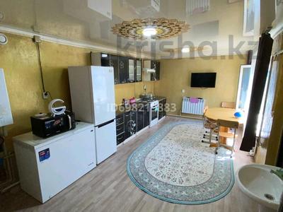 Отдельный дом · 4 комнаты · 150 м² · 152 сот., Алтынсарина 10 — Возле воскресного базара за 18 млн ₸ в Балпыке Би