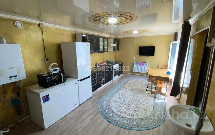 Отдельный дом · 4 комнаты · 150 м² · 152 сот., Алтынсарина 10 — Возле воскресного базара за 18 млн ₸ в Балпыке Би — фото 2