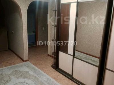 3-комнатная квартира · 67 м² · 1/5 этаж, Казахстанкая правда 122 — 8 школа за 27.4 млн 〒 в Петропавловске