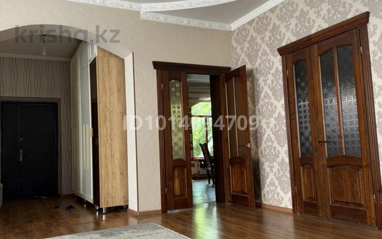 Жеке үй · 6 бөлме · 200 м² · 8 жүзд., Самал-2 ш/а 37 — Садик “Ботақан “ 62, бағасы: 75 млн ₸ в Шымкенте, Абайский р-н — фото 2