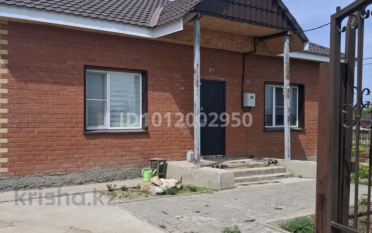 Отдельный дом · 3 комнаты · 80 м² · 10 сот., 28-й мкр. 249 за 30 млн ₸ в Восточно-Казахстанской обл. — фото 2