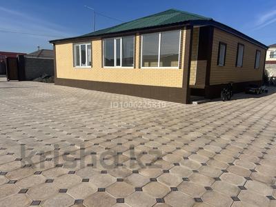 Отдельный дом · 5 комнат · 168 м² · 10 сот., мкр Уркер — Саттар Ерубаева / Туякберды Шамелов за 63 млн 〒 в Астане, Нура р-н