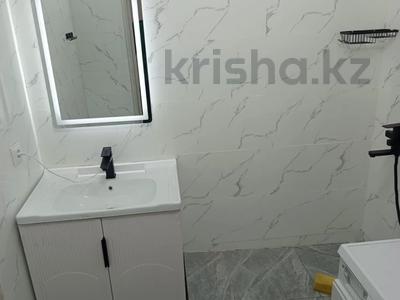 3-бөлмелі пәтер · 80 м² · 1/9 қабат, Ауезова 18 — Толе би, бағасы: 300 000 〒 в Алматы, Алмалинский р-н