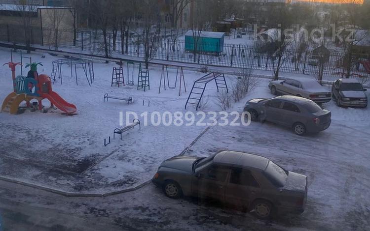 3-бөлмелі пәтер · 57.9 м² · 2/5 қабат, 40 лет победы 52, бағасы: 15 млн ₸ в Шахтинске — фото 2