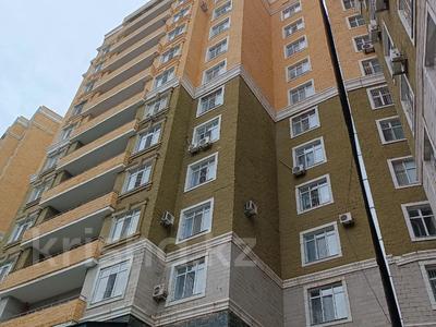Продажа квартир в Актюбинской обл.: 1-комнатная квартира · 52.3 м² · 4/12 этаж, мкр 11, Аз-Наурыз за 18.5 млн 〒 1-комнатная квартира · 52.3 м² · 4/12 этаж, мкр 11, Аз-Наурыз за 18.5 млн 〒 в Актобе