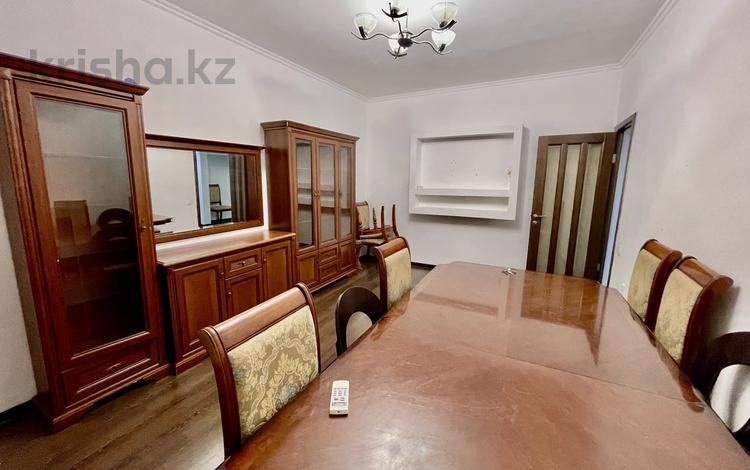 3-комнатная квартира · 70 м² · 3/9 этаж, мкр Аксай-3 за 290 000 ₸ в Алматы, Ауэзовский р-н — фото 2