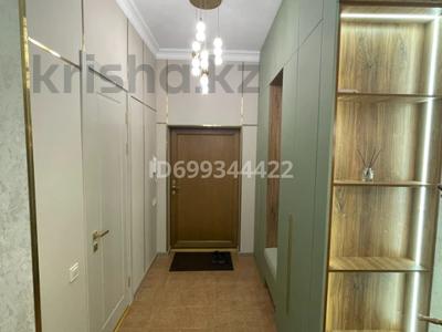 4-комнатная квартира · 150 м² · 7/7 этаж, Кабанбай батыра 34/1 — Круглая Площадь за 750 000 ₸ в Астане, Есильский р-н