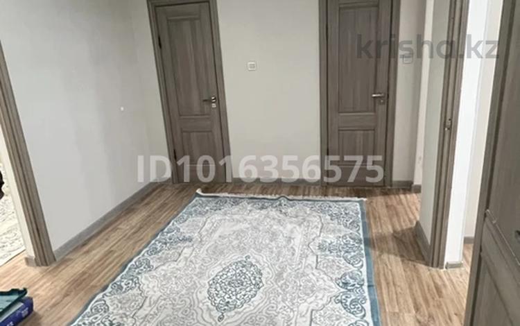 3-комнатная квартира · 72 м² · 2/5 этаж, Султан Бейбарыс — С Бейбарыс кошесинин бойындагы 9 уйдің 9 шысы за 200 000 ₸ в  — фото 2