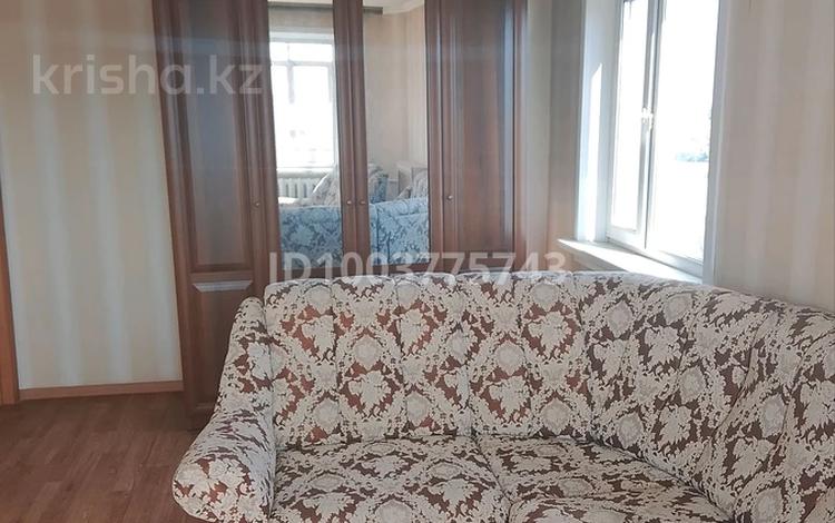 2-бөлмелі пәтер · 54 м² · 9/9 қабат, Майкудук, Майкудук, 11а микрорайон 21 — Майкудук,Горняк,11 а микрорайон,Ласточка, Новая Поликлиника., бағасы: 15 млн ₸ в Караганде, Алихана Бокейханова р-н — фото 2