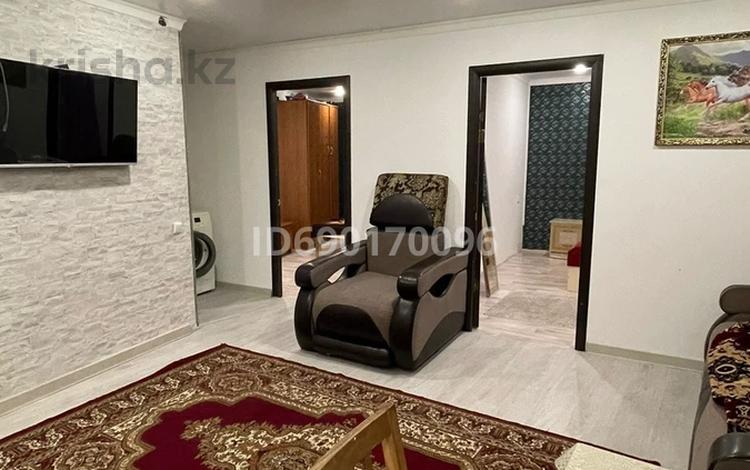 3-комнатная квартира · 65 м² · 1/2 этаж, мкр Юго-Восток, Гончарная — Бұхар Жырау Гончарная за 10 000 ₸ в Караганде, Казыбек би р-н — фото 2