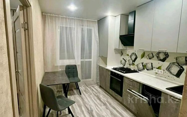 1-комнатная квартира · 38 м² · 2/5 этаж, мкр Север 10 за 90 000 ₸ в Шымкенте, Аль-Фарабийский р-н — фото 2