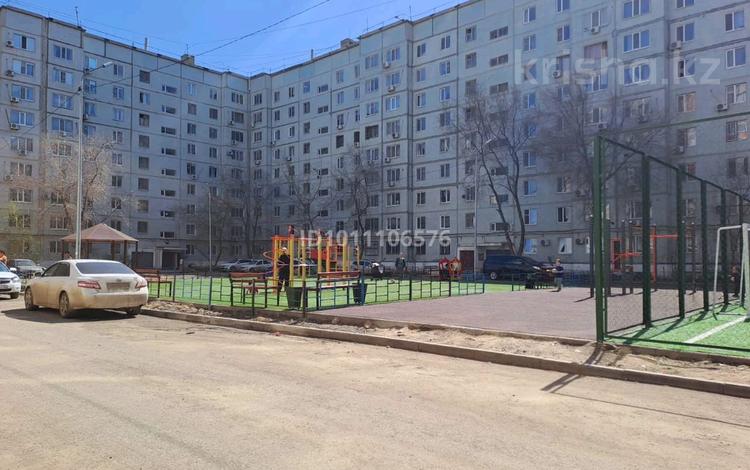 2-бөлмелі пәтер · 65 м² · 4/10 қабат, мкр 12 — бокенбай-батыра и аль-фараби, бағасы: 25 млн ₸ в Актобе — фото 2