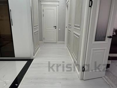 3-комнатная квартира · 100 м² · 8 этаж, Сырым батыра 99/3 за 300 000 ₸ в Шымкенте, Абайский р-н