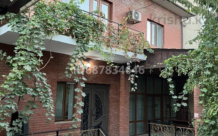 6-комнатный дом посуточно, 350 м², Толстого 64 — Ресторан PARSHA