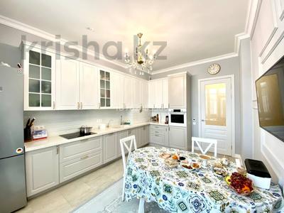 4-комнатная квартира · 135 м² · 8/12 этаж, Керей жәнібек хандар 50 за 120 млн 〒 в Астане, Есильский р-н
