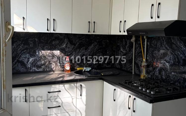 3-комнатная квартира · 76 м² · 1 этаж, 8-й микрорайон 10 — Республика 10 за 300 000 ₸ в Шымкенте, Туран р-н — фото 2