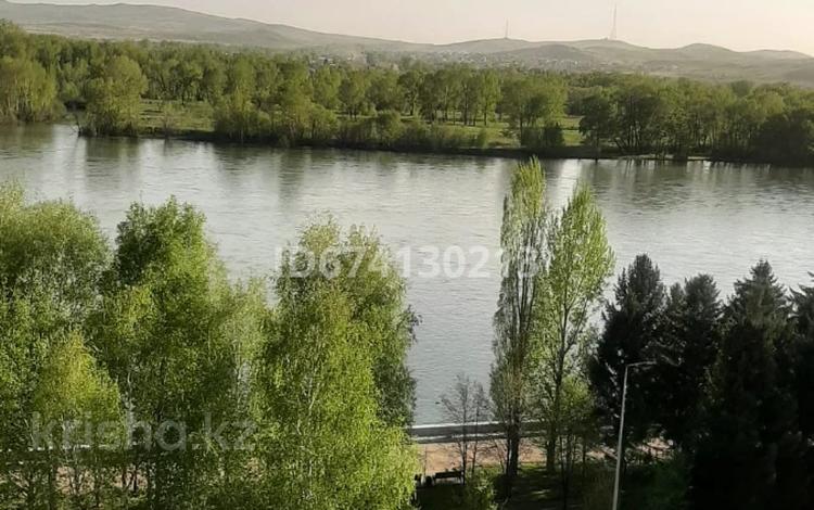 2-бөлмелі пәтер · 54 м² · 9/9 қабат, Набережная Славского 54, бағасы: 16 000 ₸ в Усть-Каменогорске — фото 68