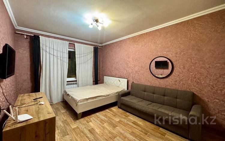 1-бөлмелі пәтер · 40 м² · 1/9 қабат, мкр Жетысу-2 70А — Абая, бағасы: 250 000 ₸ в Алматы, Ауэзовский р-н — фото 2
