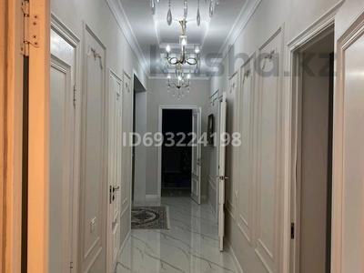 Отдельный дом · 5 комнат · 230 м² · 8 сот., мкр Балауса, Қуана Тілеумашева 33 — Рядом лидер за 45 млн 〒 в Атырау