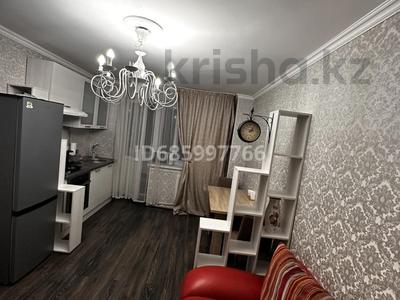 2-комнатная квартира, 40 м², 2/4 этаж посуточно, Желтоксан 170 — Абая за 13 000 〒 в Алматы