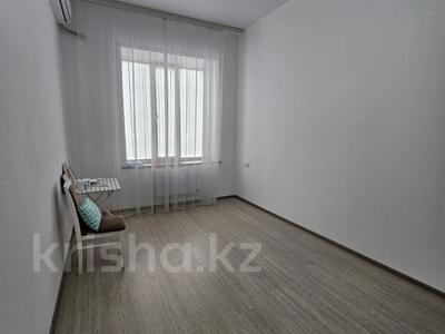 1-комнатная квартира, 40 м², 1/9 этаж, Камзина 41/1 за 17 млн 〒 в Павлодаре