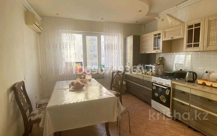 2-комнатная квартира, 75 м², 2/9 этаж, мкр. Алмагуль, Алмагуль 3