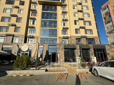 2-бөлмелі пәтер · 66 м² · 4/10 қабат, Абая 26а, бағасы: 20 000 ₸ в Атырау