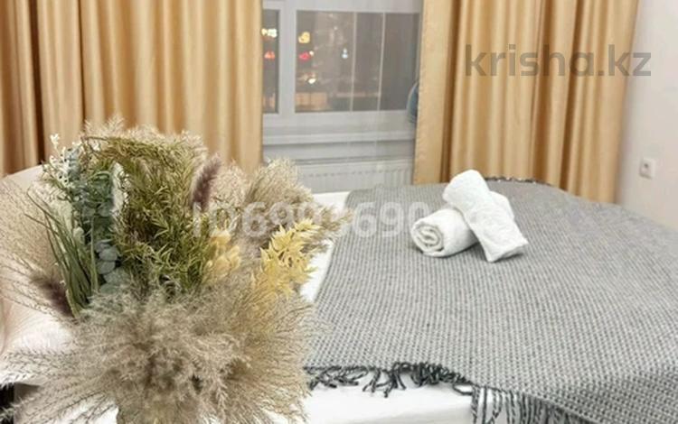 2-бөлмелі пәтер · 65 м² · 3/9 қабат, Мангилик Ел 40, бағасы: 2 500 ₸ в Астане, Есильский р-н — фото 2