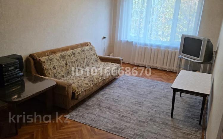 2-комнатная квартира · 50 м² · 4/4 этаж, мкр №6 10А за 250 000 ₸ в Алматы, Ауэзовский р-н — фото 2