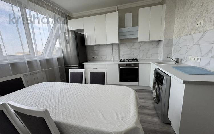 2-комнатная квартира · 60 м² · 8/9 этаж, мкр Аксай-1 5 — Толе би за 300 000 ₸ в Алматы, Ауэзовский р-н — фото 2