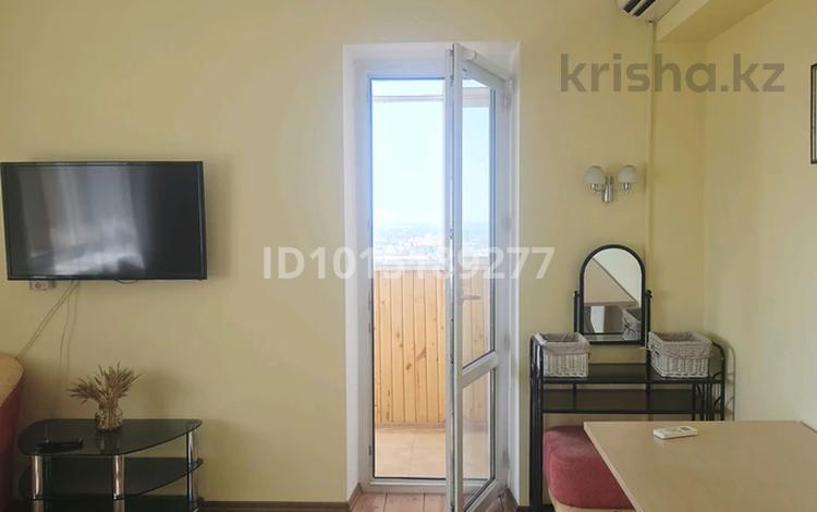 1-комнатная квартира · 42 м² · 9/14 этаж, мкр Самал-1 33 — Жолдасбекова за 350 000 ₸ в Алматы, Медеуский р-н — фото 2