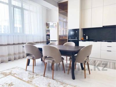 5-комнатная квартира · 215 м² · 18/21 этаж, Шамши Калдаяков 1 за 90 млн 〒 в Астане