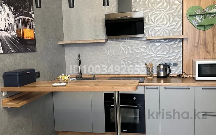 2-комнатная квартира · 48 м² · 10/10 этаж, Толе би 285/8к5 — Толе би утеген батыра за 330 000 〒 в Алматы, Ауэзовский р-н — фото 2