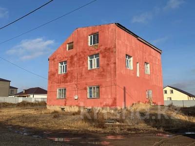 Отдельный дом · 8 комнат · 653.4 м² · 9 сот., мкр Кунгей , Мкр.Кунгей, Жусупбек Алтайбаева 47 за 36 млн 〒 в Караганде, Казыбек би р-н