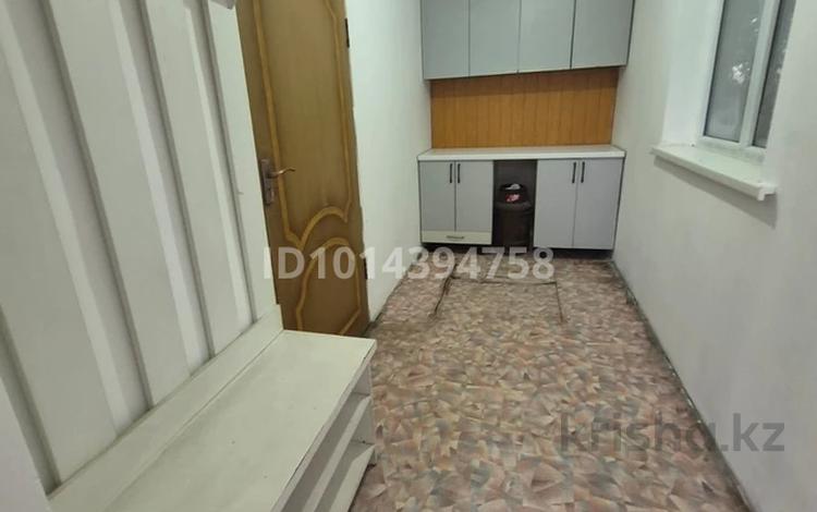 3-комнатная квартира · 40 м², мкр Томирис, Центральная 2/27 — БАК за 90 000 ₸ в Алматы, Алатауский р-н — фото 2