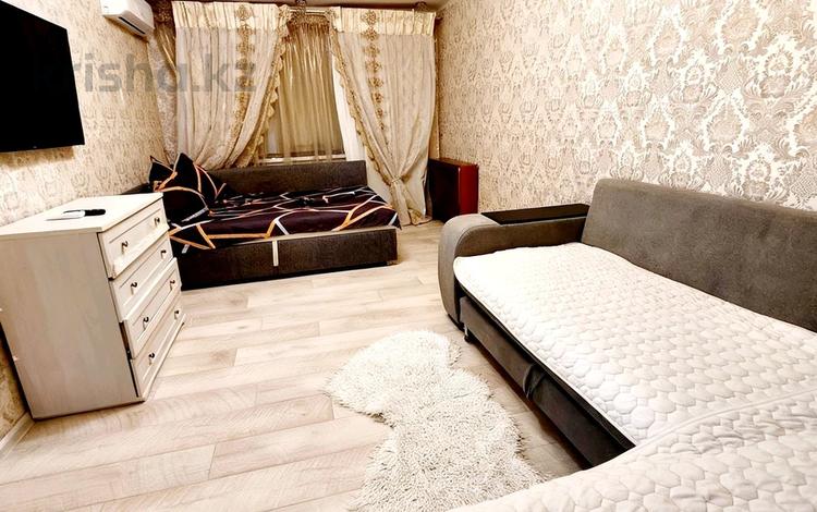 3-комнатная квартира · 63 м² · 1/9 этаж, мкр Кунаева 11 — Желаевская трасса за 20 000 ₸ в Уральске — фото 26